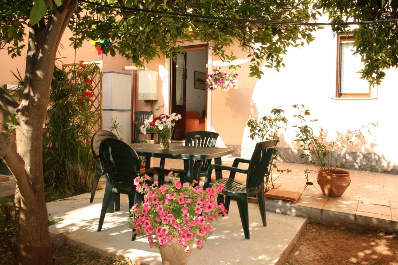 La Casa Dei Nonni Villa Iglesias Kültér fotó